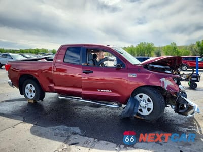 Czwarte zdjęcie samochodu z boku: 2010 TOYOTA TUNDRA DOUBLE CAB SR5 VIN:5TFUW5F16AX118219 - miniatura