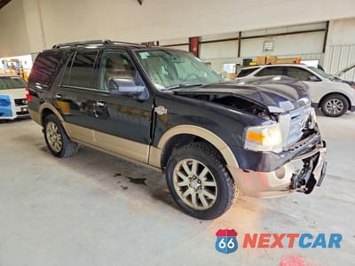 Czwarte zdjęcie samochodu z boku: 2011 FORD EXPEDITION XLT VIN:1FMJU1J50BEF34819 - miniatura