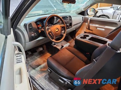 Zdjęcie 8 z 12 samochodu: 2010 CHEVROLET SILVERADO K1500 VIN:1GCSKPE05AZ244518 - miniatura
