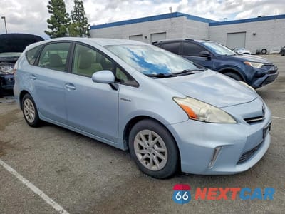 Czwarte zdjęcie samochodu z boku: 2013 TOYOTA PRIUS V THREE VIN:JTDZN3EU2D3264427 - miniatura