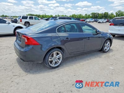 Trzecie zdjęcie samochodu z tyłu: 2015 VOLVO S60 PREMIER VIN:YV126MFB4F1307868 - miniatura
