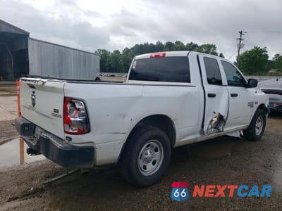 Trzecie zdjęcie samochodu z tyłu: 2019 RAM 1500 CLASSIC TRADESMAN VIN:1C6RR6FT4KS724077 - miniatura