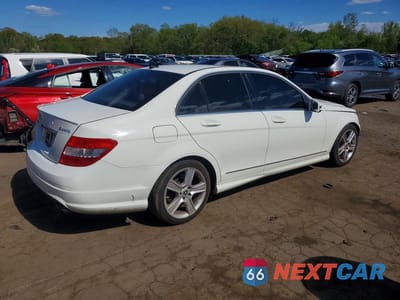Trzecie zdjęcie samochodu z tyłu: 2011 MERCEDES-BENZ C 300 4MATIC VIN:WDDGF8BB5BR149387 - miniatura