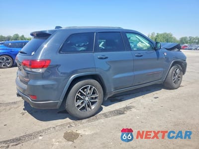 Trzecie zdjęcie samochodu z tyłu: 2018 JEEP GRAND CHEROKEE TRAILHAWK VIN:1C4RJFLT7JC163550 - miniatura