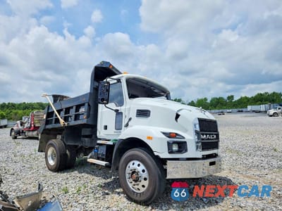 2026 MACK MD DUMP TRUCK 1M2MDBAA8TS078636 - główne zdjęcie licytacji z USA - miniatura