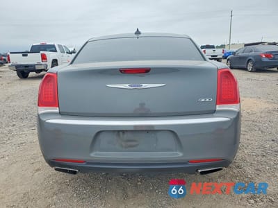 Zdjęcie 6 z 12 samochodu: 2019 CHRYSLER 300 TOURING VIN:2C3CCAAG4KH663127 - miniatura