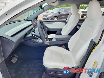 Zdjęcie 7 z 14 samochodu: 2026 TESLA MODEL Y VIN:7SAYGDEE8TF359387 - miniatura