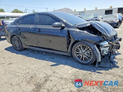 Czwarte zdjęcie samochodu z boku: 2024 KIA FORTE GT LINE VIN:3KPF54AD7RE786601 - miniatura