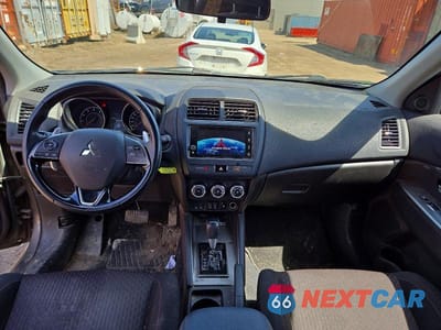 Zdjęcie 8 z 13 samochodu: 2018 MITSUBISHI RVR SE LIMITED VIN:JA4AJ4AW5JZ605053 - miniatura