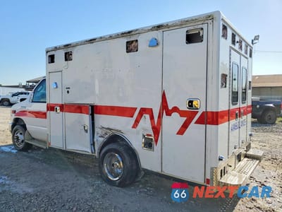 Drugie zdjęcie samochodu z przodu: 2021 FORD ECONOLINE E350 SD AMBULANCE VIN:1FDWE3FN5MDC18610 - miniatura