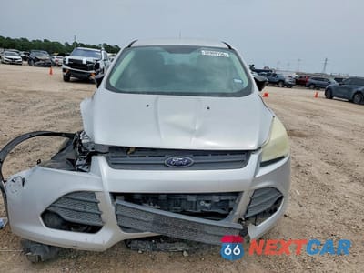 Piąte zdjęcie samochodu w środku: 2014 FORD ESCAPE S VIN:1FMCU0F77EUC51583 - miniatura