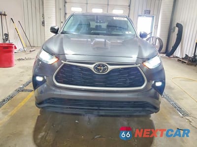 Piąte zdjęcie samochodu w środku: 2022 TOYOTA HIGHLANDER LE VIN:5TDBZRBH5NS595034 - miniatura