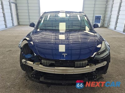 Piąte zdjęcie samochodu w środku: 2022 TESLA MODEL 3 VIN:5YJ3E1EA3NF368929 - miniatura