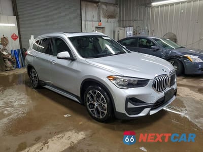 Czwarte zdjęcie samochodu z boku: 2021 BMW X1 XDRIVE28I VIN:WBXJG9C01M5T16311 - miniatura