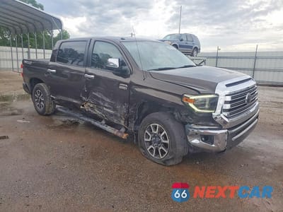 Czwarte zdjęcie samochodu z boku: 2018 TOYOTA TUNDRA 1794 EDITION VIN:5TFAW5F17JX763352 - miniatura