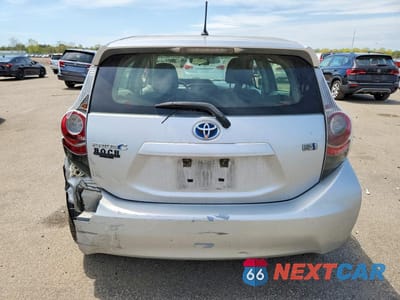 Zdjęcie 6 z 12 samochodu: 2014 TOYOTA PRIUS VIN:JTDKDTB38E1571453 - miniatura