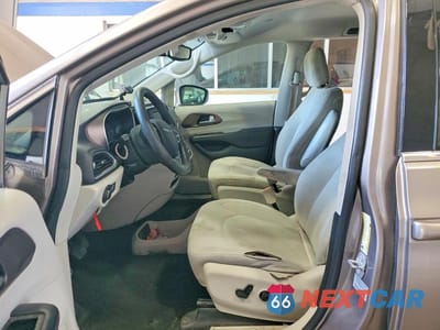 Zdjęcie 7 z 13 samochodu: 2017 CHRYSLER PACIFICA LX VIN:2C4RC1CG4HR635771 - miniatura