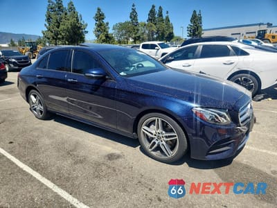 Czwarte zdjęcie samochodu z boku: 2020 MERCEDES-BENZ E 350 VIN:WDDZF8DB2LA711817 - miniatura
