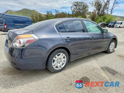 Trzecie zdjęcie samochodu z tyłu: 2012 NISSAN ALTIMA 2.5 VIN:1N4AL2AP7CN550232 - miniatura