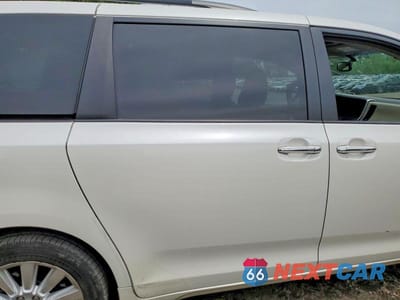 Zdjęcie 11 z 13 samochodu: 2017 TOYOTA SIENNA XLE 7-PASSENGER VIN:5TDDZ3DC7HS159166 - miniatura