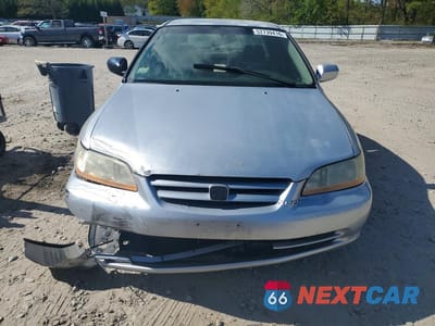 Piąte zdjęcie samochodu w środku: 2001 HONDA ACCORD LX VIN:JHMCG66501C010914 - miniatura
