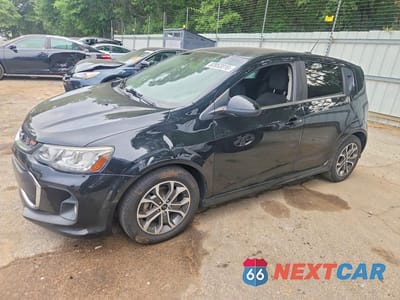 2018 CHEVROLET SONIC LT 1G1JD6SB8J4120061 - główne zdjęcie licytacji z USA - miniatura