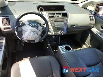 Zdjęcie 8 z 12 samochodu: 2014 TOYOTA PRIUS V FIVE VIN:JTDZN3EU7E3355467 - miniatura