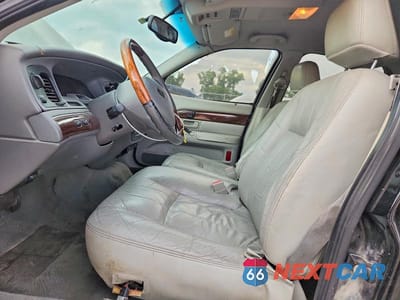 Zdjęcie 7 z 13 samochodu: 2003 MERCURY GRAND MARQUIS LS VIN:2MEFM75W83X663535 - miniatura