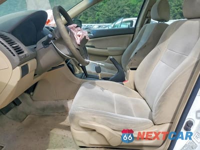 Zdjęcie 7 z 12 samochodu: 2003 HONDA ACCORD LX VIN:1HGCM56333A008660 - miniatura