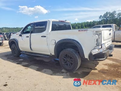 Drugie zdjęcie samochodu z przodu: 2021 CHEVROLET SILVERADO K1500 TRAIL BOSS CUSTOM VIN:3GCPYCEF4MG338802 - miniatura