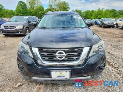 Piąte zdjęcie samochodu w środku: 2018 NISSAN PATHFINDER SV VIN:5N1DR2MM3JC627657 - miniatura