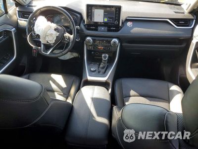 Zdjęcie 8 z 13 samochodu: 2020 TOYOTA RAV4 LIMITED VIN:JTMDWRFV2LD547906 - miniatura