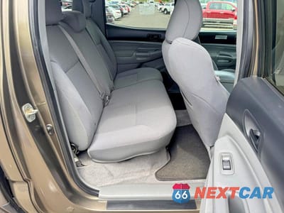 Zdjęcie 6 z 14 samochodu: 2011 TOYOTA TACOMA DOUBLE CAB VIN:3TMLU4EN8BM060850 - miniatura
