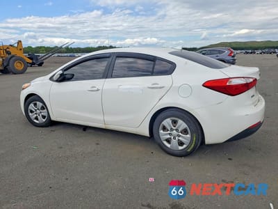 Drugie zdjęcie samochodu z przodu: 2016 KIA FORTE LX VIN:KNAFK4A62G5617909 - miniatura