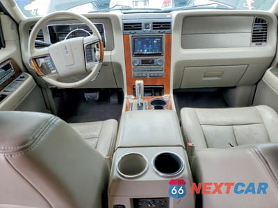 Zdjęcie 8 z 13 samochodu: 2012 LINCOLN NAVIGATOR VIN:5LMJJ2H56CEL08819 - miniatura
