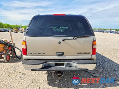 Zdjęcie 6 z 13 samochodu: 2001 CHEVROLET SUBURBAN K1500 VIN:3GNFK16T11G115481 - miniatura