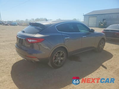 Trzecie zdjęcie samochodu z tyłu: 2017 MASERATI LEVANTE SPORT VIN:ZN661XUS9HX243254 - miniatura