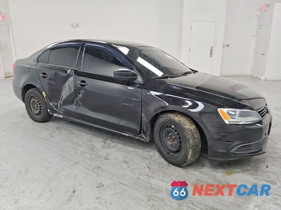 Czwarte zdjęcie samochodu z boku: 2013 VOLKSWAGEN JETTA BASE VIN:3VW2K7AJ9DM286529 - miniatura