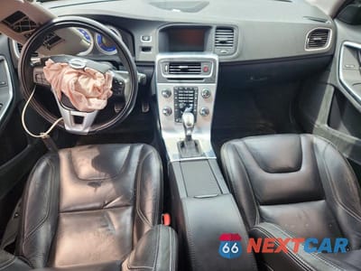 Zdjęcie 8 z 12 samochodu: 2013 VOLVO S60 T6 VIN:YV1902FH6D2175602 - miniatura