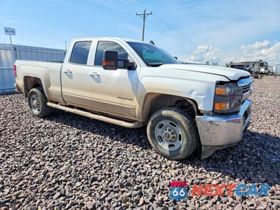 Czwarte zdjęcie samochodu z boku: 2018 CHEVROLET SILVERADO K2500 HEAVY DUTY LT VIN:1GC2KVEG3JZ334557 - miniatura