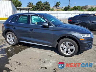Czwarte zdjęcie samochodu z boku: 2018 AUDI Q5 PREMIUM PLUS VIN:WA1BNAFY3J2222870 - miniatura