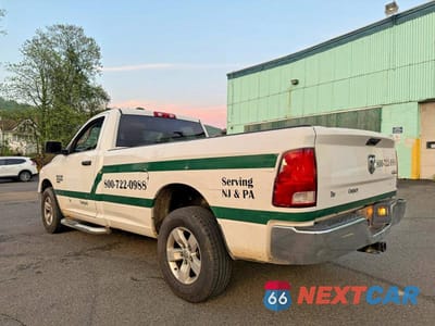 Trzecie zdjęcie samochodu z tyłu: 2019 RAM 1500 CLASSIC TRADESMAN VIN:3C6JR7DG7KG552532 - miniatura