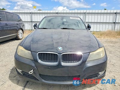 Piąte zdjęcie samochodu w środku: 2011 BMW 328 I SULEV VIN:WBAPH5C53BA444284 - miniatura