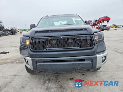 Piąte zdjęcie samochodu w środku: 2016 TOYOTA TUNDRA SR5 VIN:5TFDW5F19GX556550 - miniatura