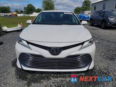 Piąte zdjęcie samochodu w środku: 2020 TOYOTA CAMRY XLE VIN:4T1F11BK4LU010972 - miniatura