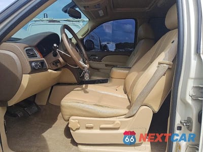 Zdjęcie 7 z 13 samochodu: 2010 GMC YUKON SLT VIN:1GKUCCE04AR288352 - miniatura