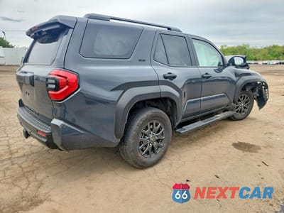 Trzecie zdjęcie samochodu z tyłu: 2025 TOYOTA 4RUNNER SR5 VIN:JTEVA5BR5S5067822 - miniatura