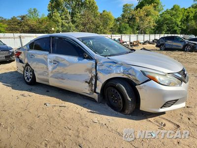 Czwarte zdjęcie samochodu z boku: 2018 NISSAN ALTIMA 2.5 S VIN:1N4AL3AP4JC112637 - miniatura