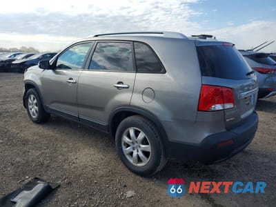 Drugie zdjęcie samochodu z przodu: 2013 KIA SORENTO LX VIN:5XYKT3A68DG346740 - miniatura