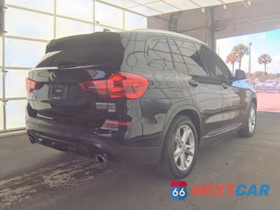 Czwarte zdjęcie samochodu z boku: 2019 BMW X3 SDRIVE30I VIN:5UXTR7C55KLA48373 - miniatura